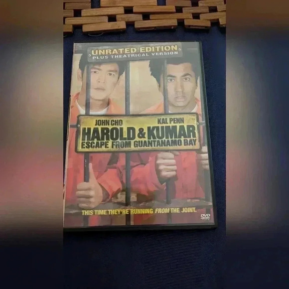 Harold & Kumar Escape from Guantanamo Bay DVD (EUC) - Picture 1 of 3